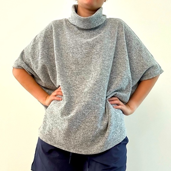 CASLON GREY KNIT TURTLENECK OVERSIZED PONCHO SWEATER - XS/S - Picture 1 of 10